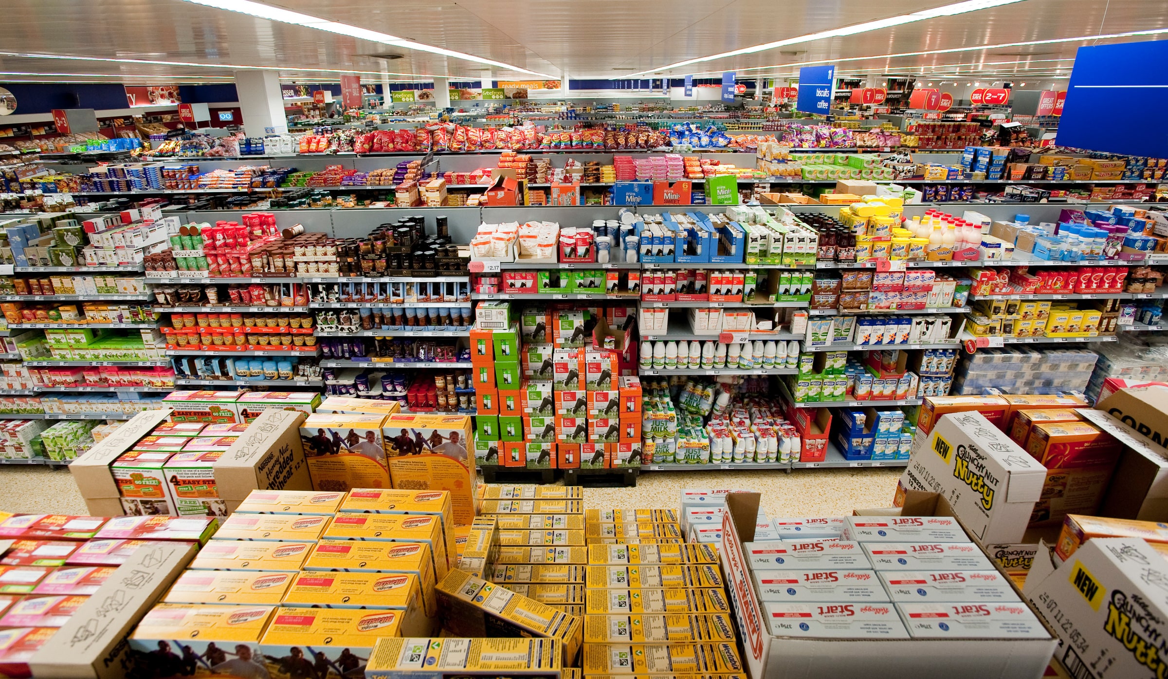 Les rayons d'un supermarché en Angleterre