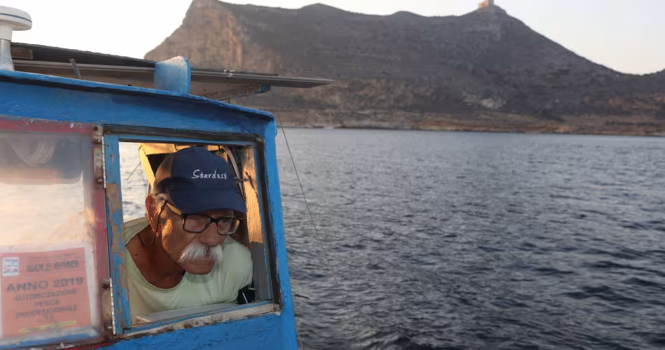 Pêche artisanale dans l’aire marine protégée des îles Égades, en Italie