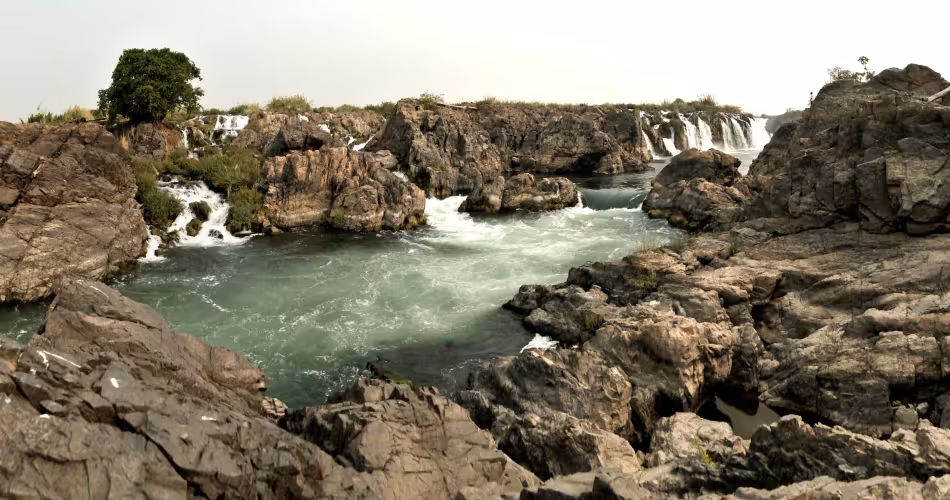 Voici les chutes de Khone, au Laos, l'un des 6 pays que le fleuve du Mékong traverse.