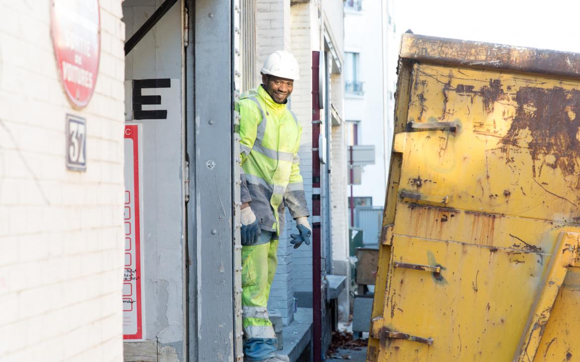 Ouvrier pendant les travaux au Pré saint Gervais