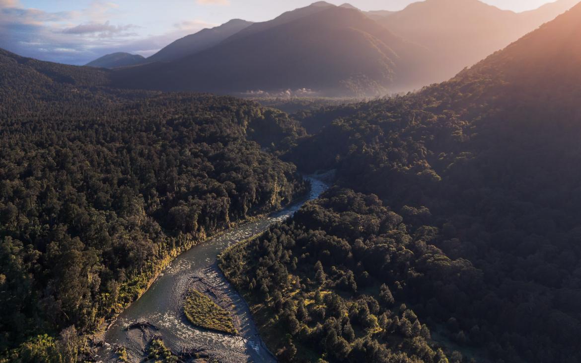 Vue aérienne du Parc national de Fiorland - Nouvelle-Zélande.