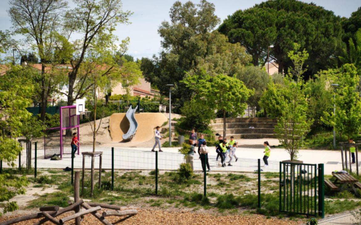 Cours d'école - potager pédagogique