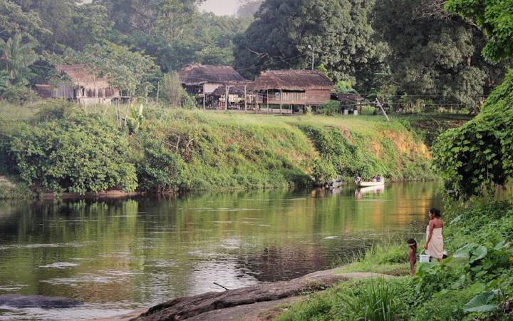 Les habitants de Tepu, village amérindien de l'intérieur surinamais, participent activement à la définition d'une nouvelle aire protégée dans leur territoire.