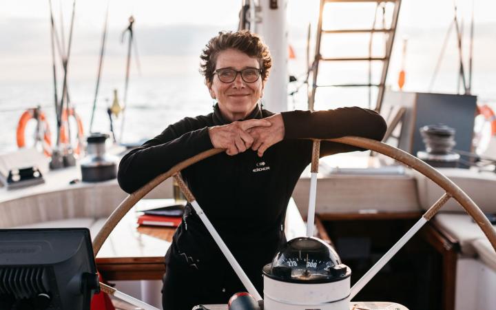 Isabelle Autissier sur son bateau