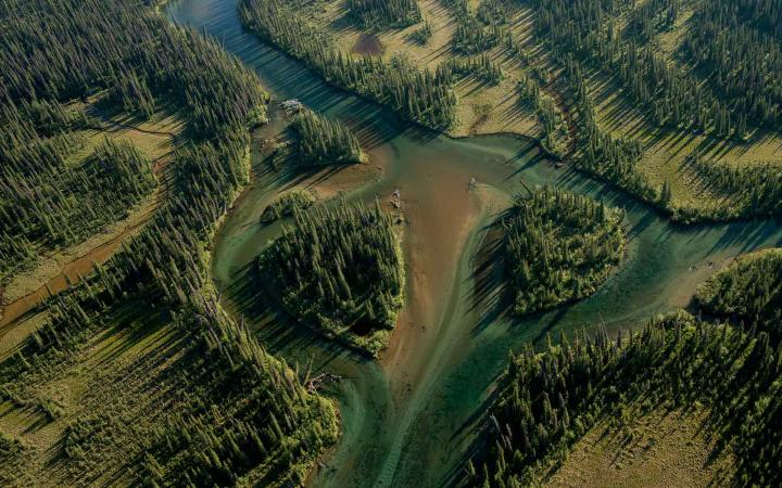 Vue aérienne de la baie de Bristol en Alaska