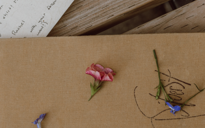 Marque-page fleurs séchées