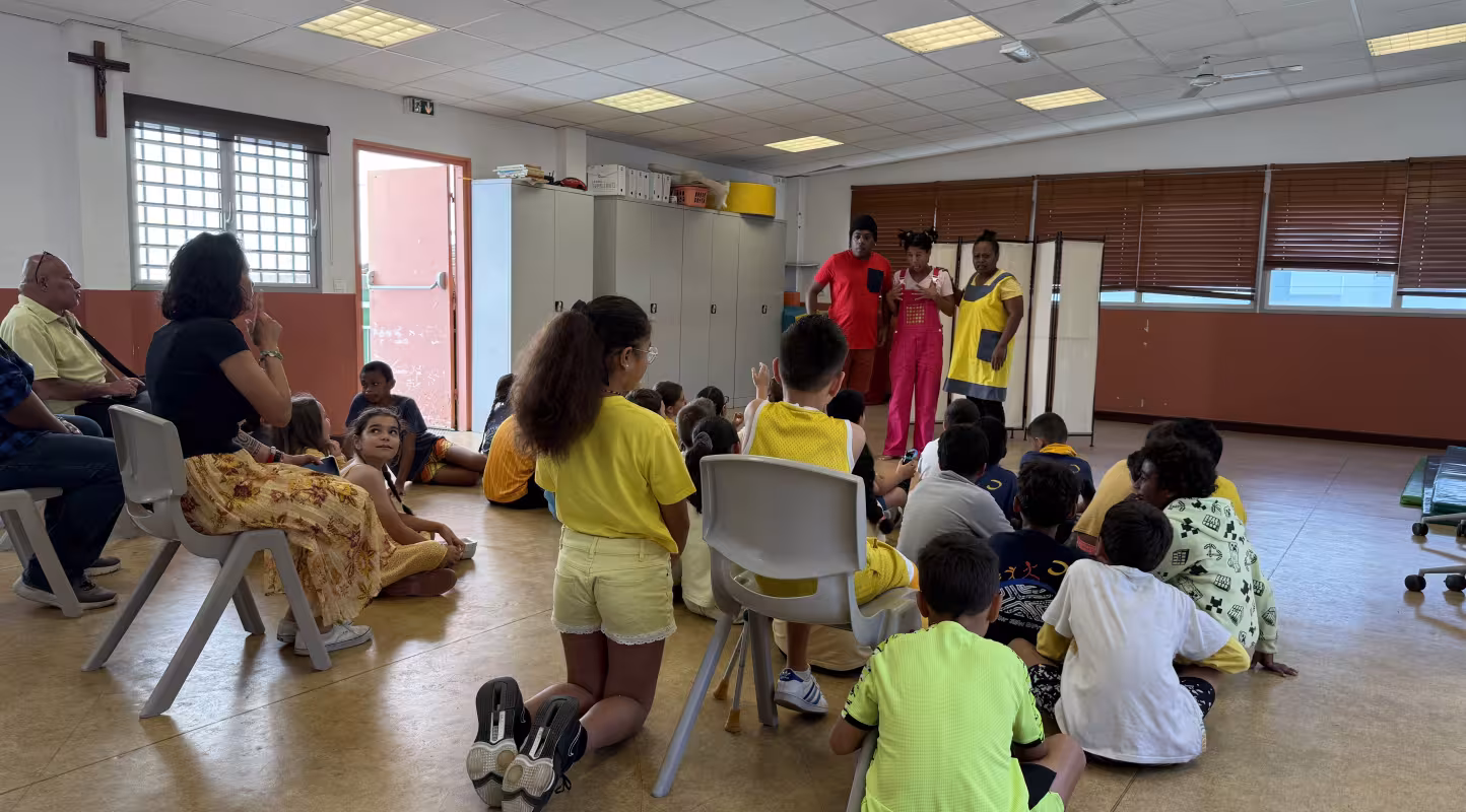 Atelier théâtre pour sensibiliser à la gestion de l'eau en Nouvelle-Calédonie
