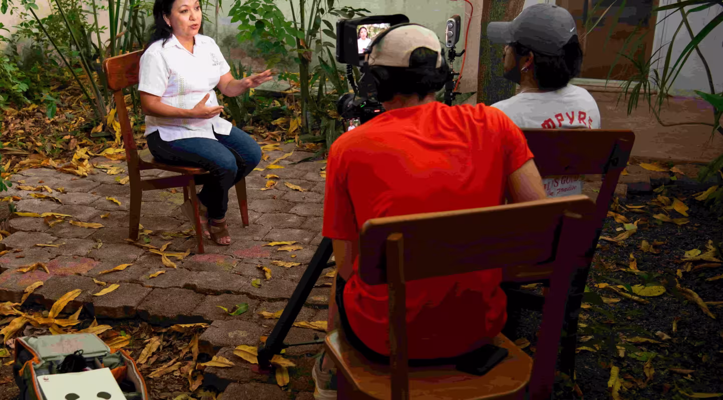 Dans les coulisses de l'interview de Minneth Beatriz Medina, directrice de JIBIOPUUC. Mérida, Yucatán, Mexique.