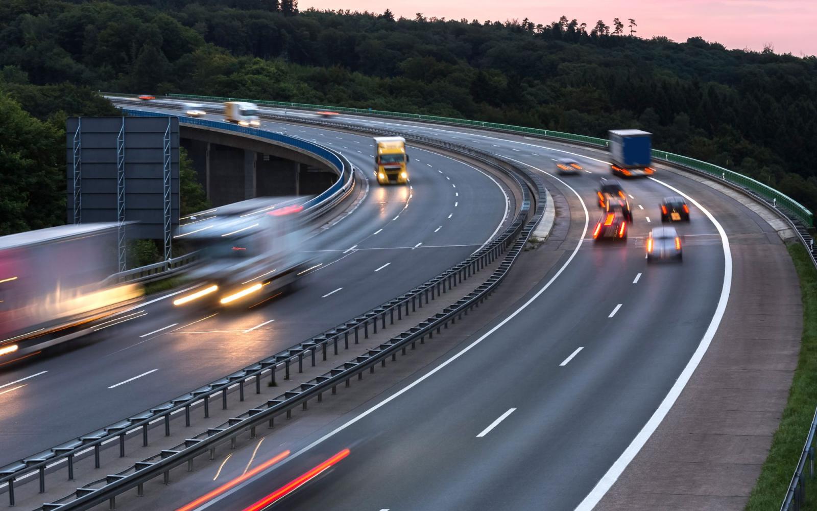 trafic autoroute SUV voiture