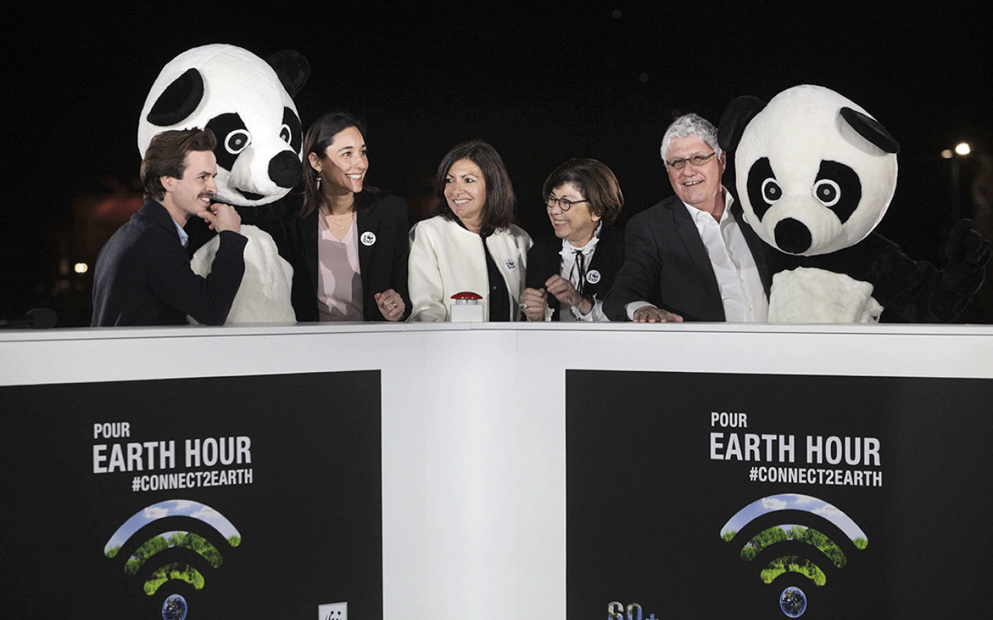 Benjamin Carboni, Brune Poirson, Anne Hidalgot, Monique Barbut et Philippe Martin lors d'Earth Hour 2019 à Paris