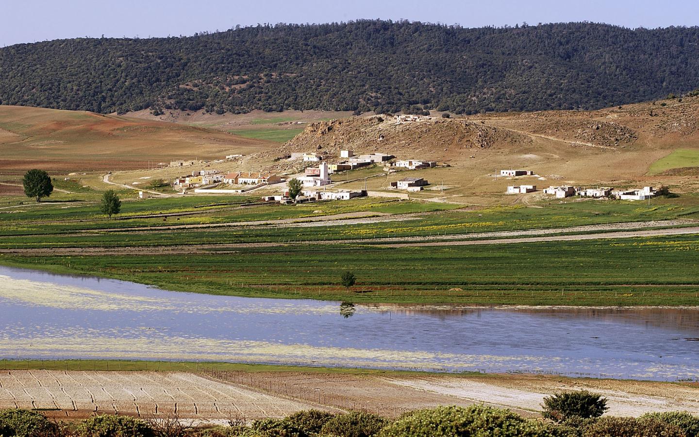 Le lac Dayet lfrah a subit une dégradation importante dans le Moyen Atlas, Maroc.