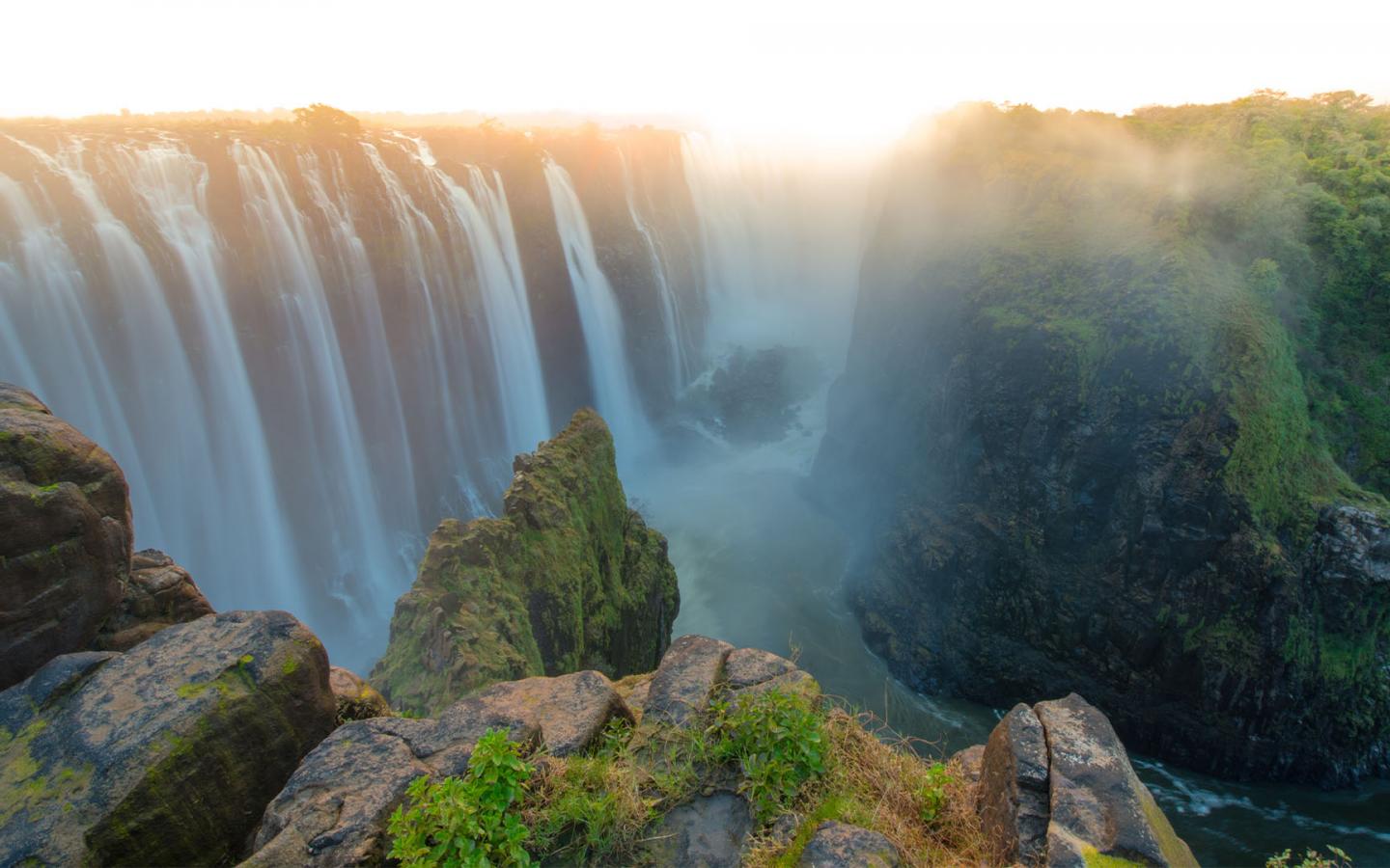 Vue sur les Chutes Victoria au Zimbabwe.