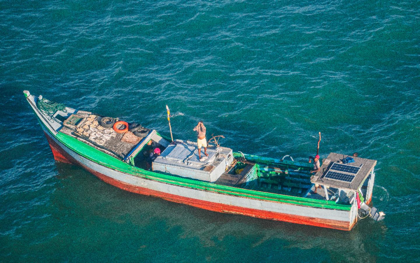 bateau de pêche illégale en Guyane