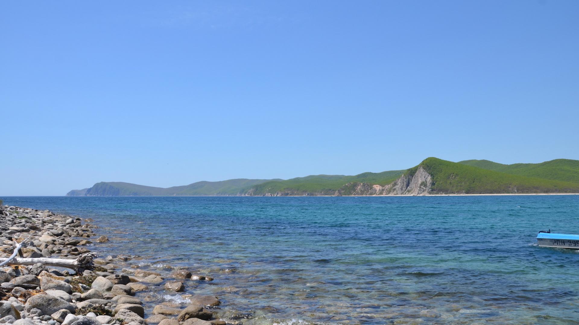 Vue sur le parc national du Zov Tigra  depuis l'île Petrova, région du Heilong et fleuve Amour (Russie)