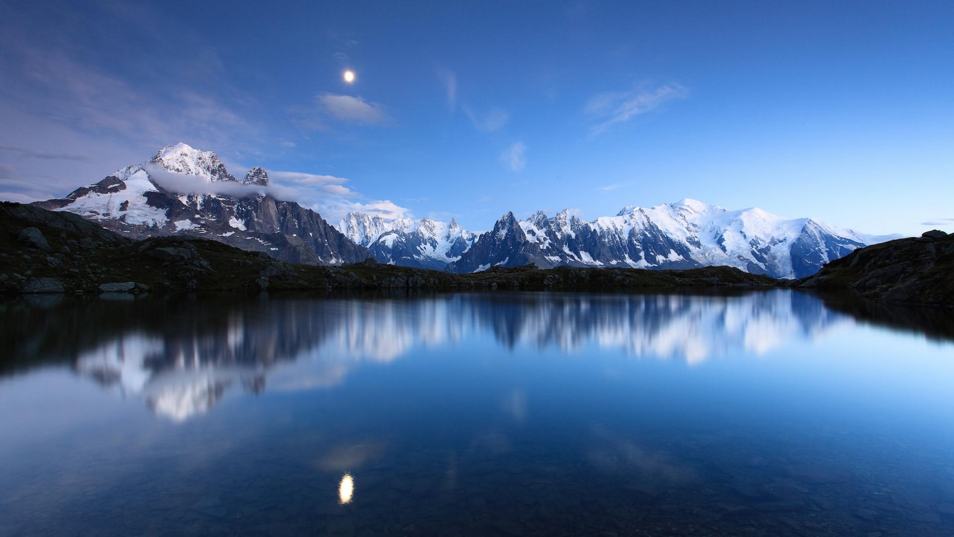 Lac des Chéserys et massif du Mont-Blanc (France)