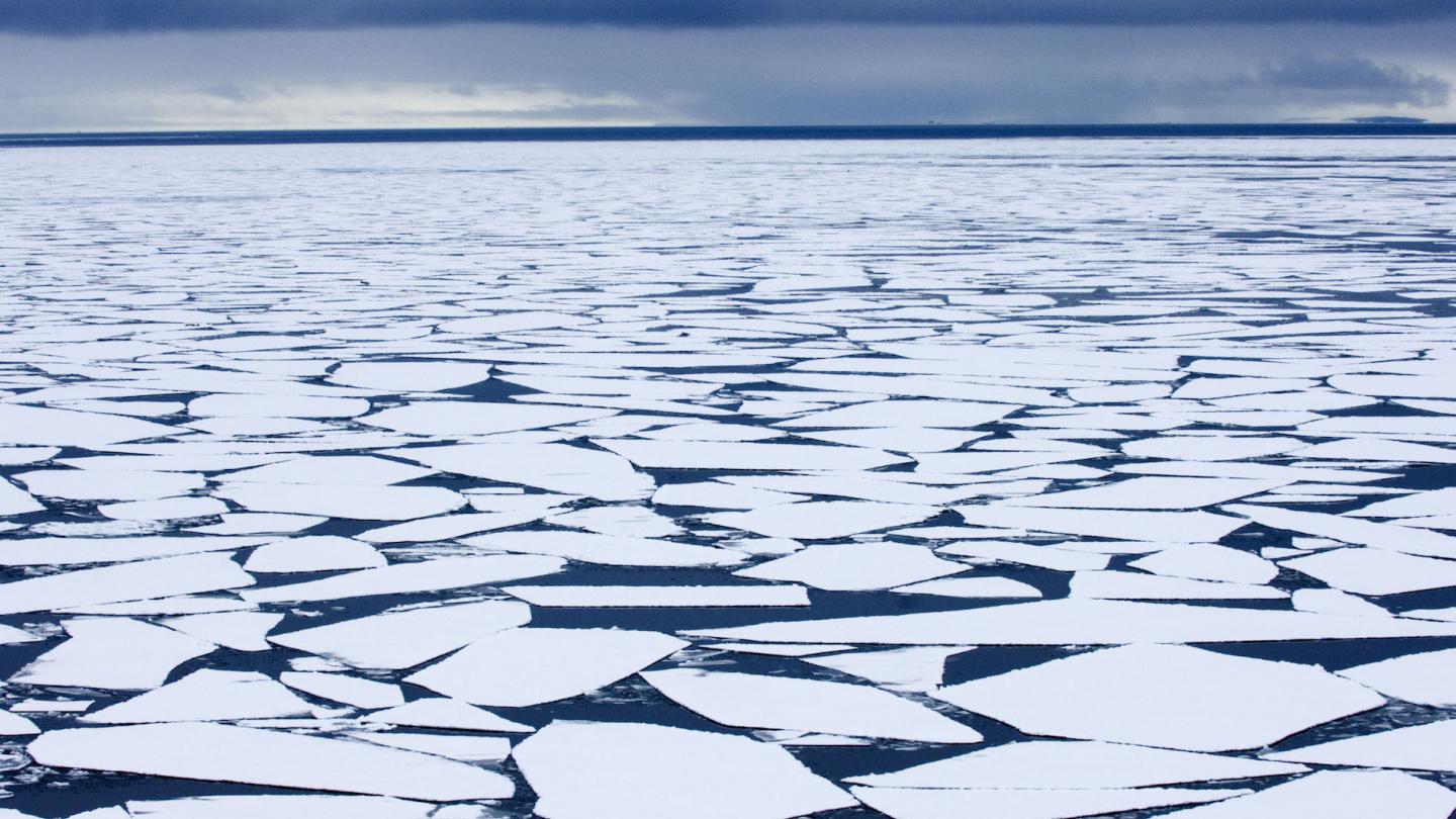 Glace craquelée à cause du réchauffement climatique (Antarctique)