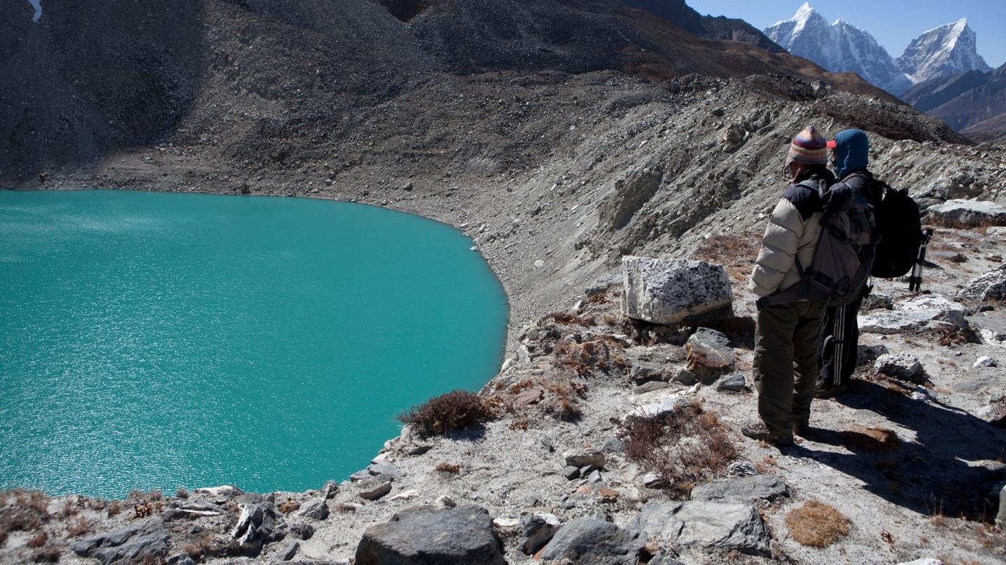  Lake Ambulapcha à côté du lac Imja dans la région de l'Everest de l'Himalaya au Népal