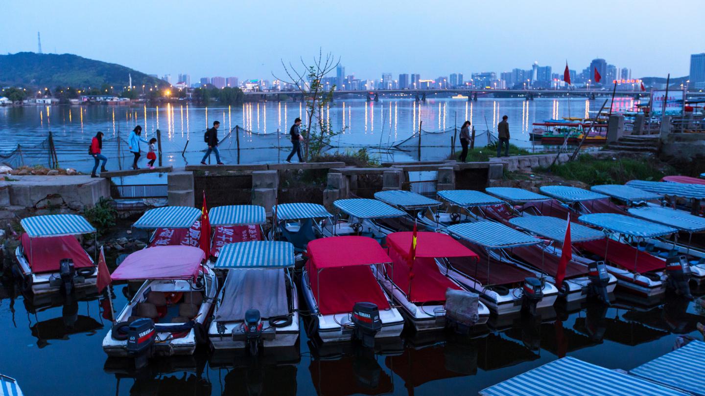 Bateaux dans la ville de Wuhan (Chine)