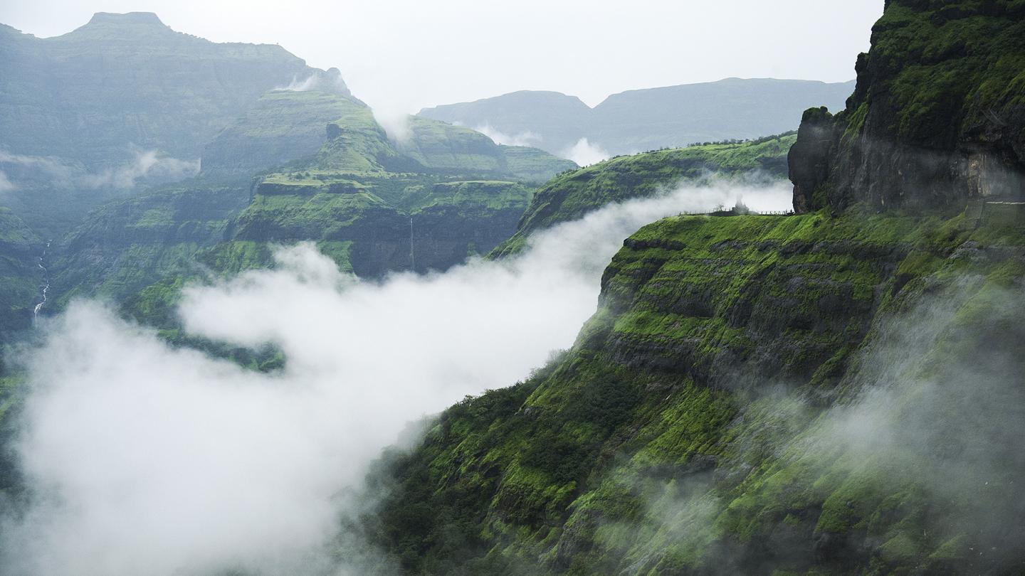Vallée à Malshej Ghats, Ghâts occidentaux