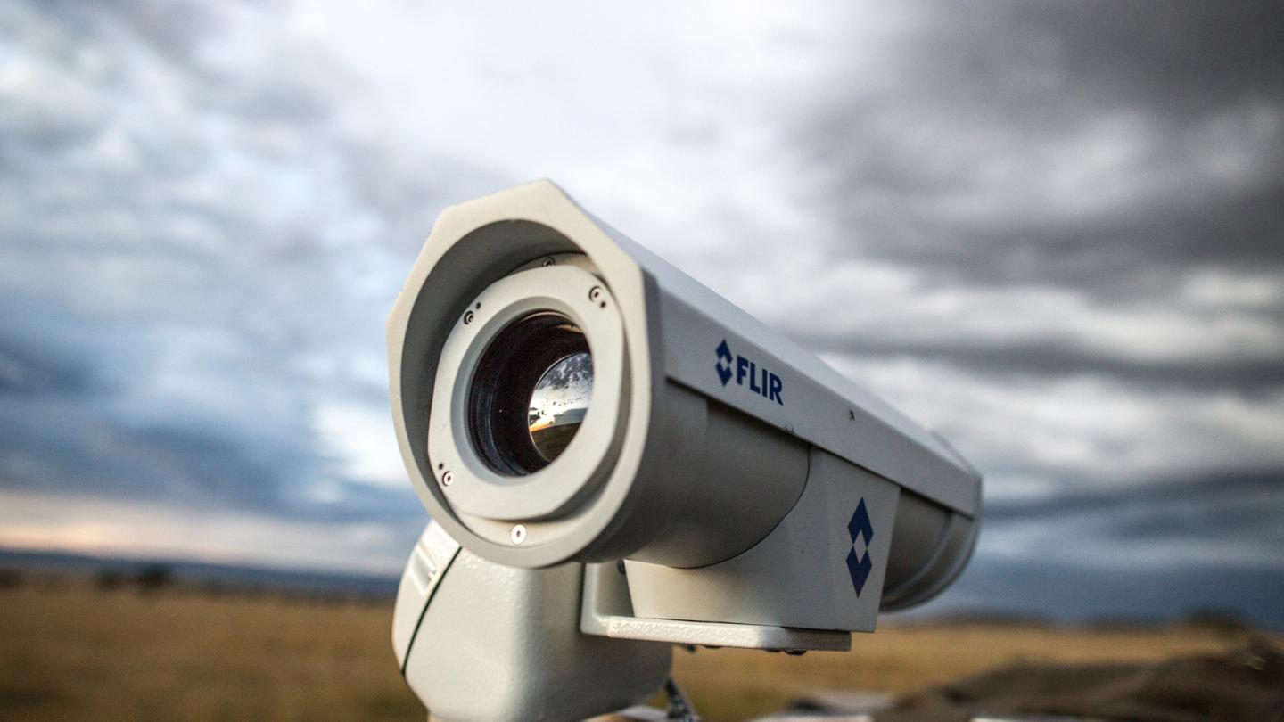 Caméra thermique FLIR pour lutter contre le braconnage des éléphants dans la Réserve nationale de Masai Mara (Kenya)
