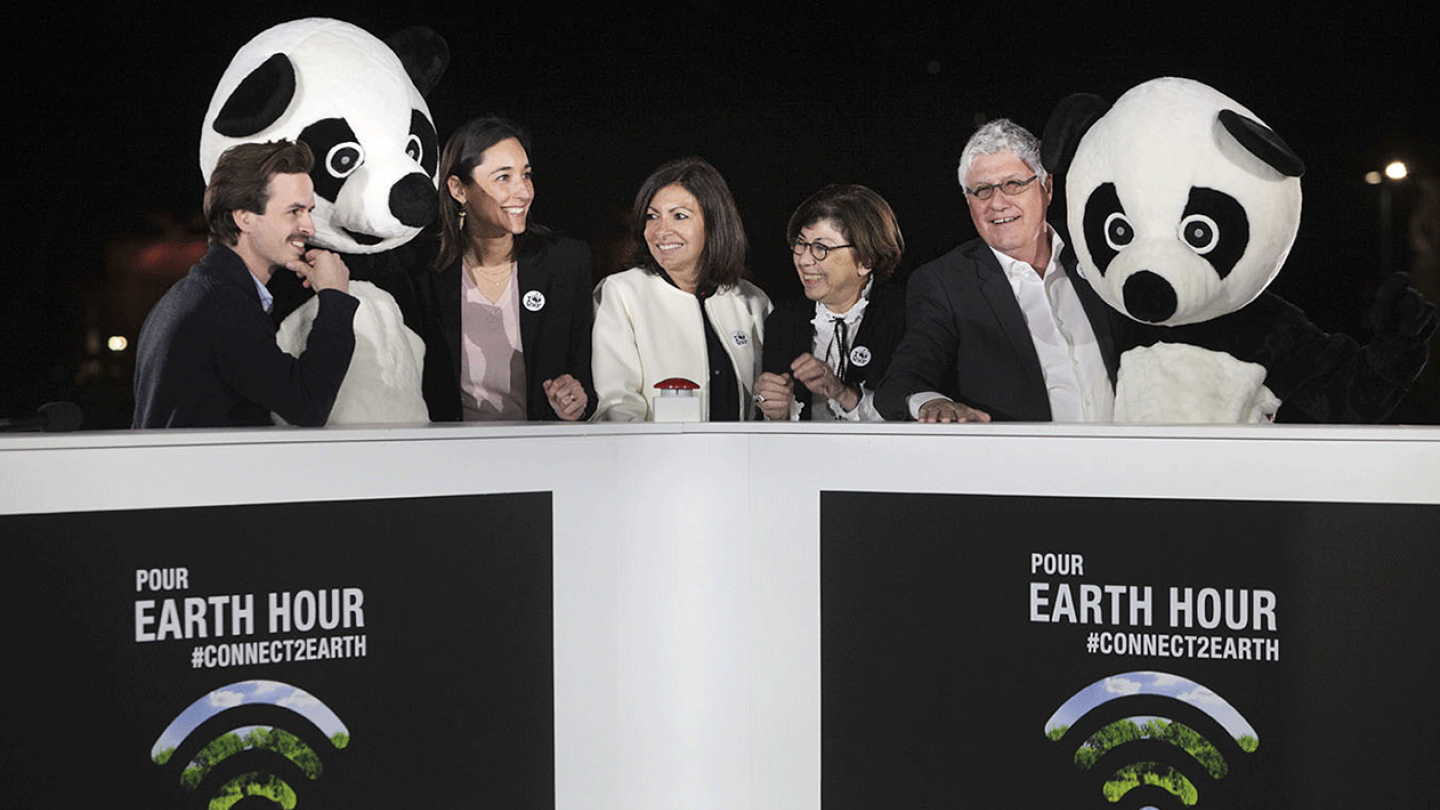 Benjamin Carboni, Brune Poirson, Anne Hidalgot, Monique Barbut et Philippe Martin lors d'Earth Hour 2019 à Paris