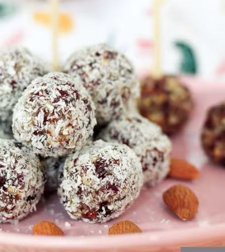 Recette d'energy balls : Dattes, amandes et cranberries