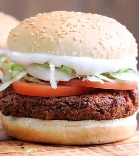 Recette végétarienne de burger aux haricots noirs